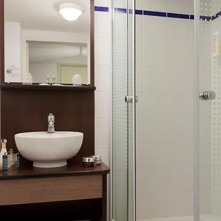 Hotel Comfort Les Hauts D'annecy 3*